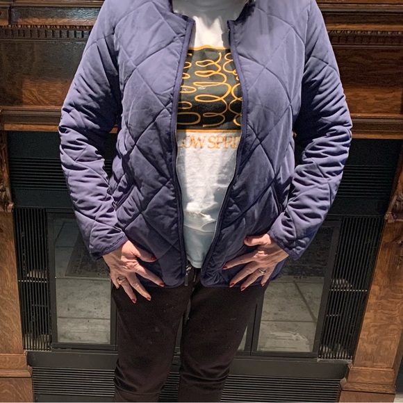 Old Navy Women’s Navy Blue “Quilted Puffer” Coat. Size Medium. - Picture 5 of 6